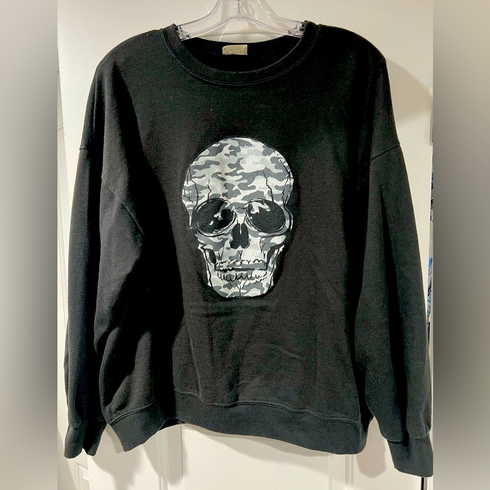 Blue Buttercup Black/White/Gray Camo Skull Lightweight Sweatshirt 🖤🩶🤍